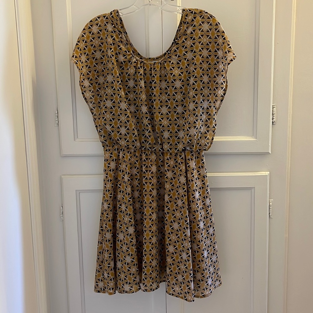 Lovely “Flutter” Dress With Elastic Cinched Waist… - image 1